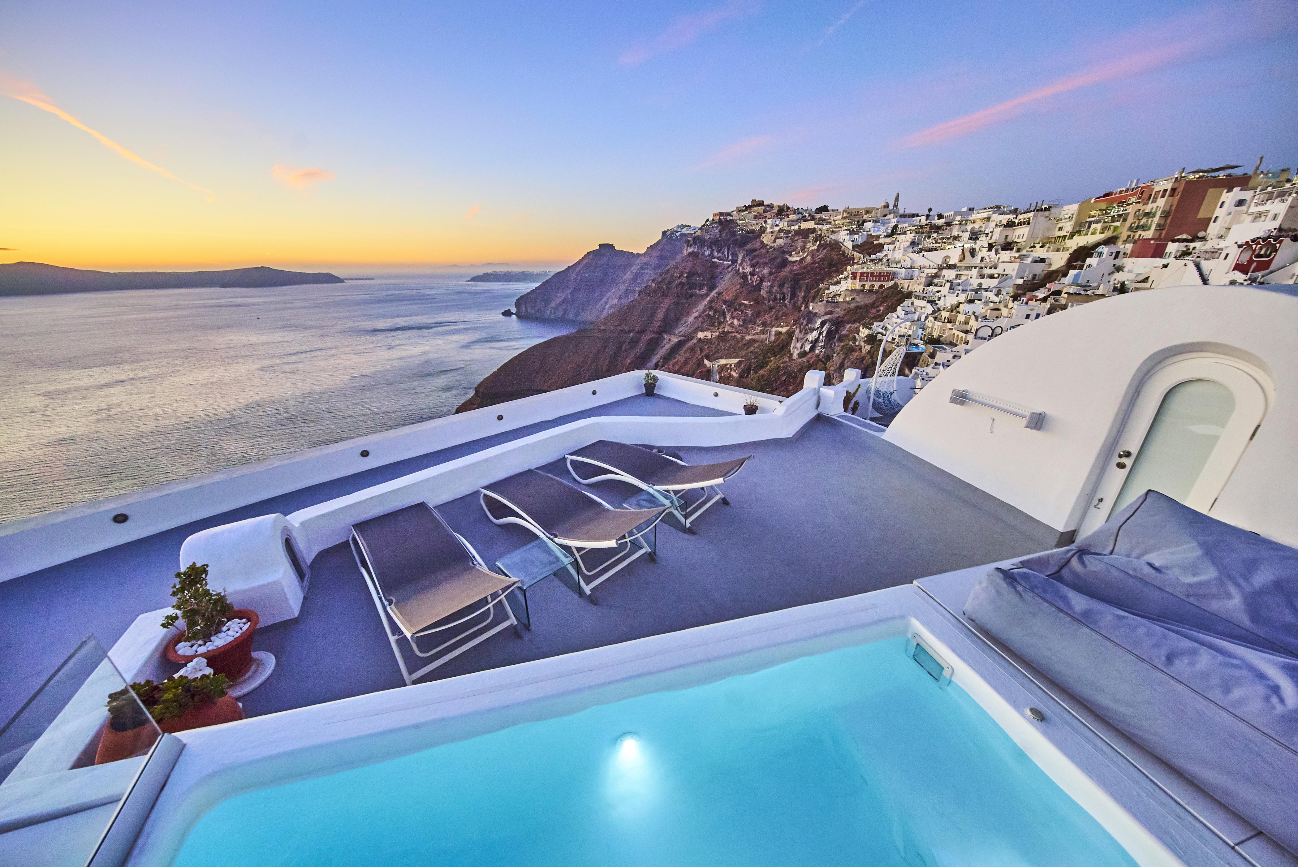 Trieris Villa & Suites Тира Экстерьер фото