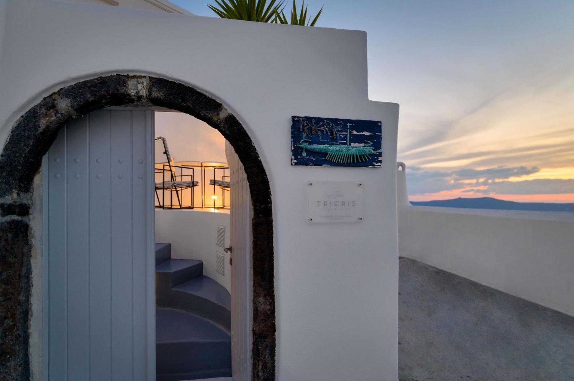 Trieris Villa & Suites Тира Экстерьер фото