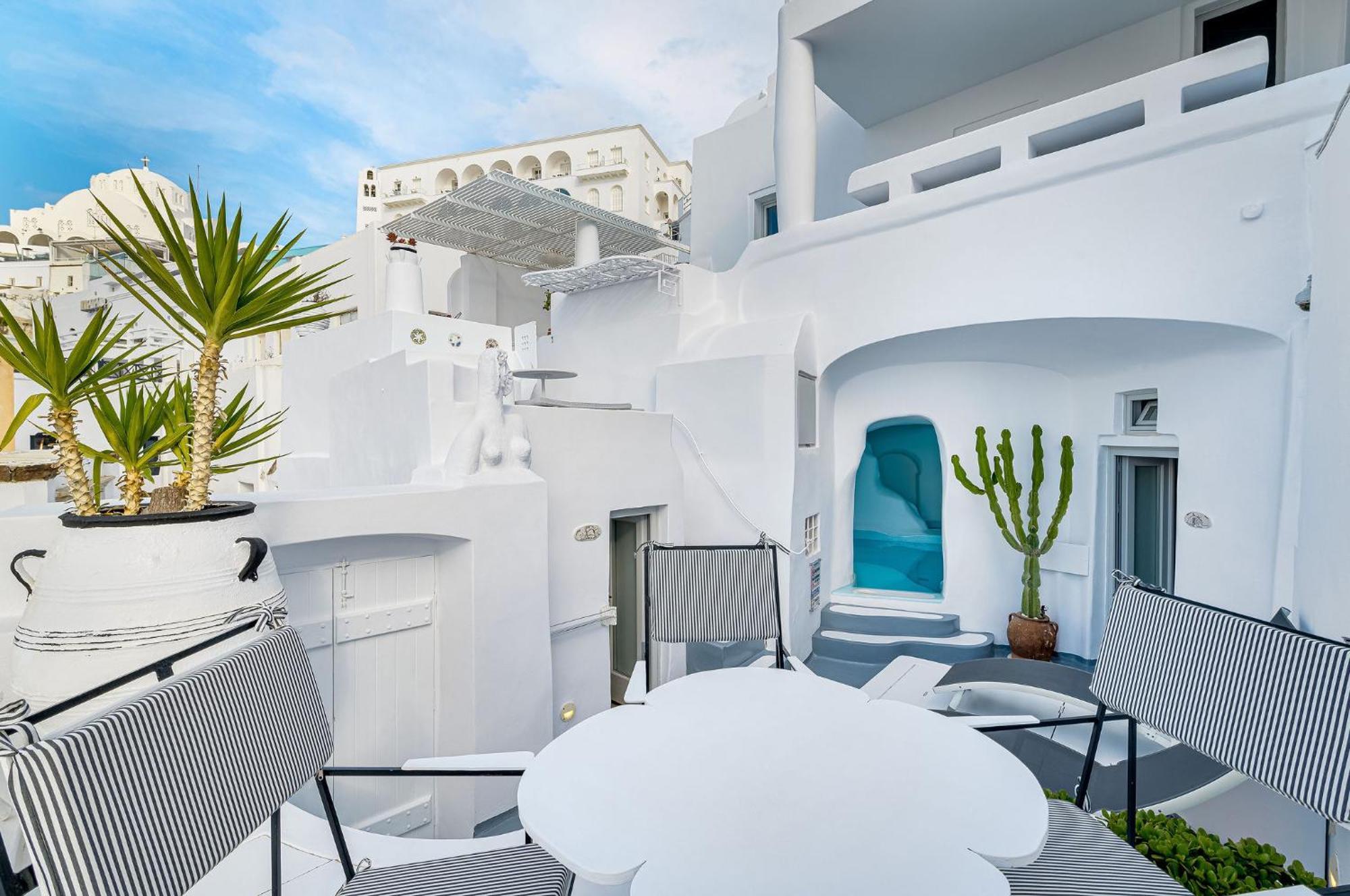 Trieris Villa & Suites Тира Экстерьер фото
