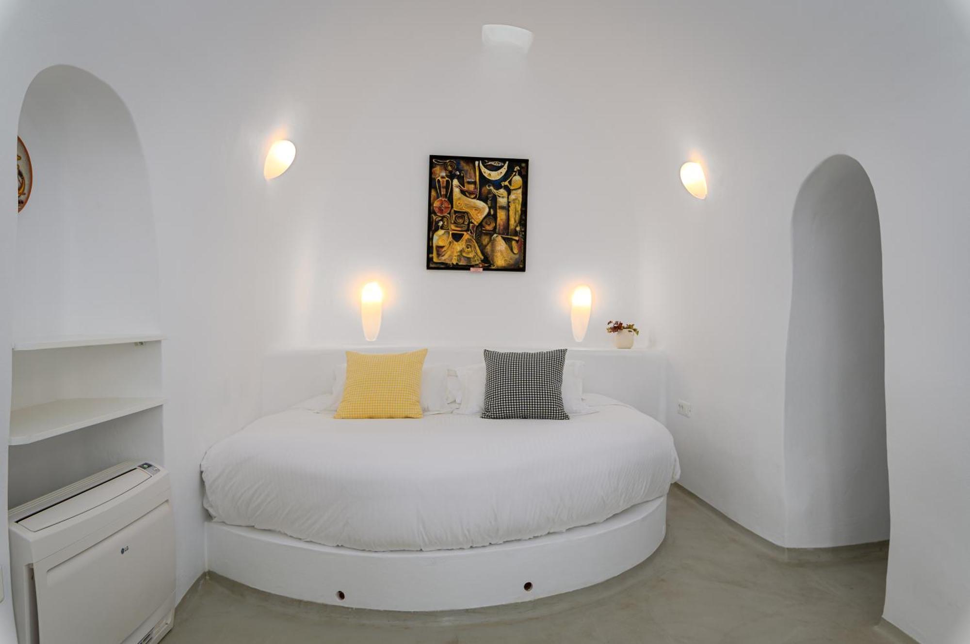 Trieris Villa & Suites Тира Экстерьер фото