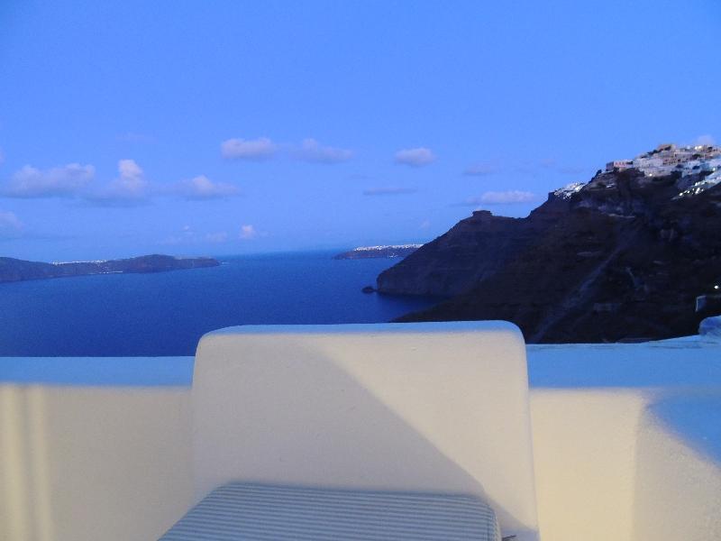 Trieris Villa & Suites Тира Экстерьер фото